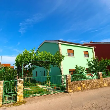 Apartments Green 390 * Stinjan
