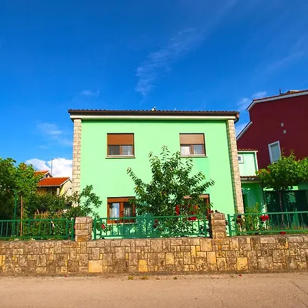 Apartments Green 390 Apartment Stinjan